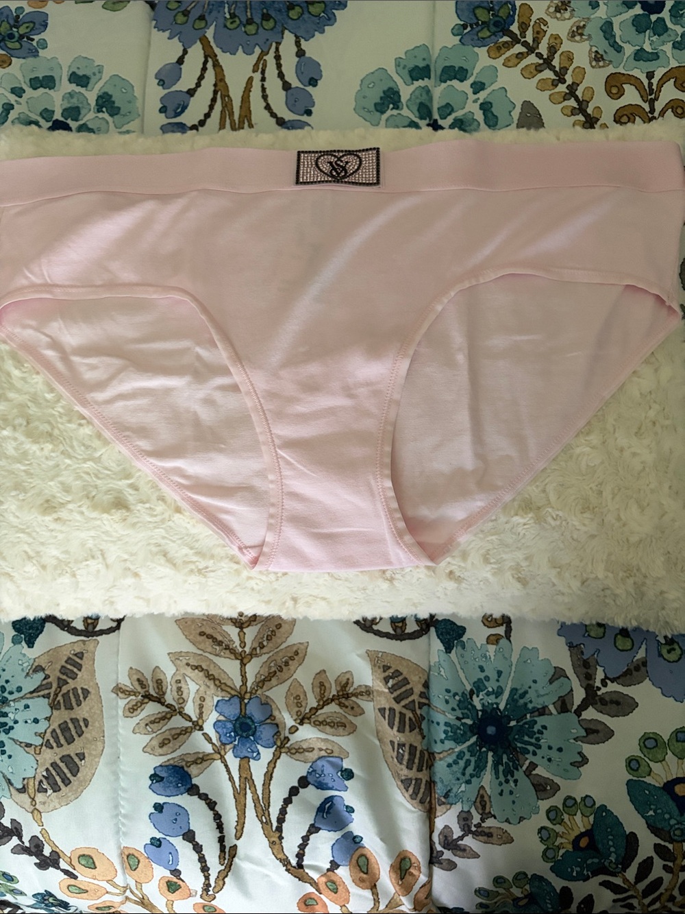 Victoria’s Secret pink Hipster Briefs with Embellished Logo Patch Rhinestones XL